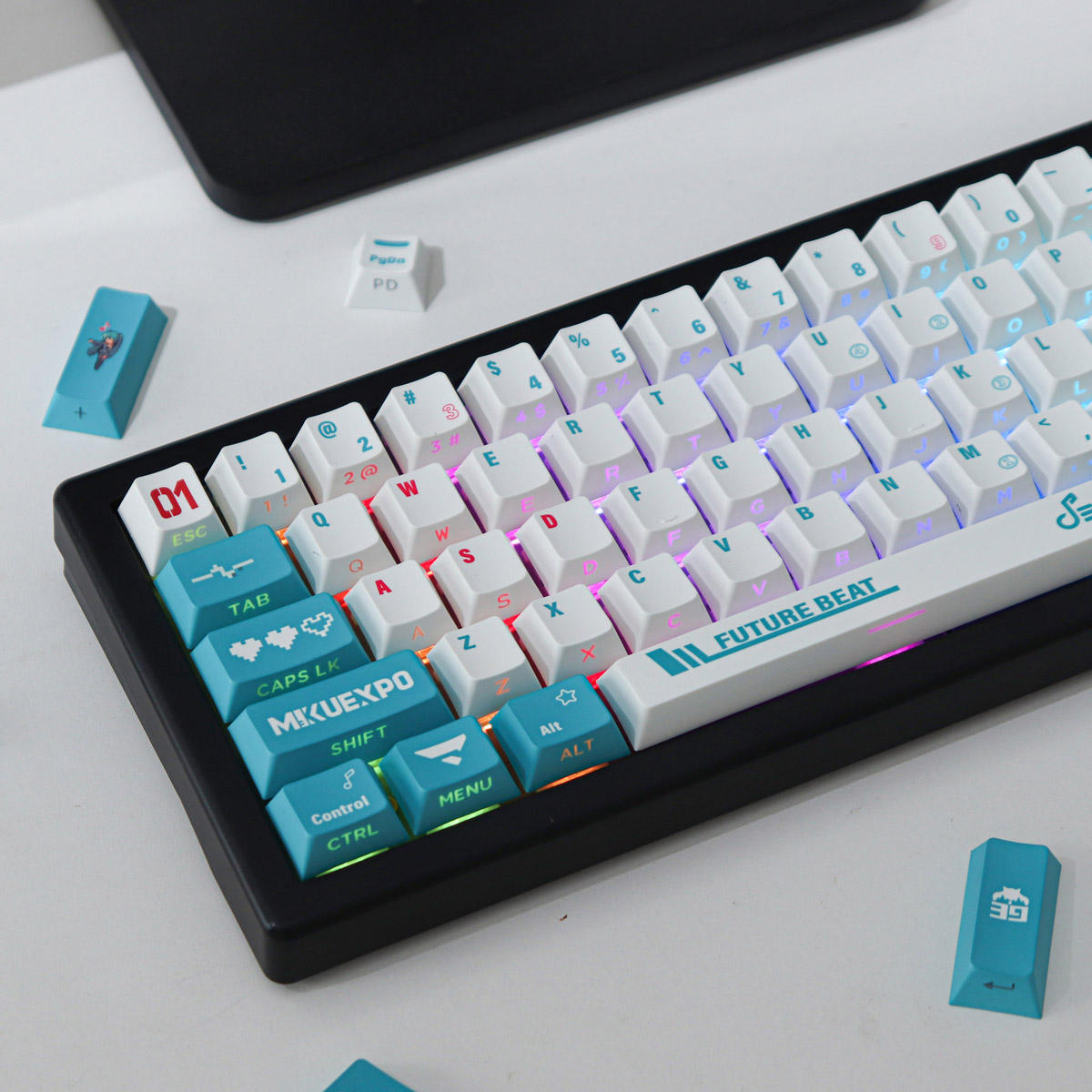 130 Key Anime Game Vocaloid Miku Keycaps PBT Full Set Side Dye Sublimation Key Cap Cover for Mechanical Keyboard Keycaps