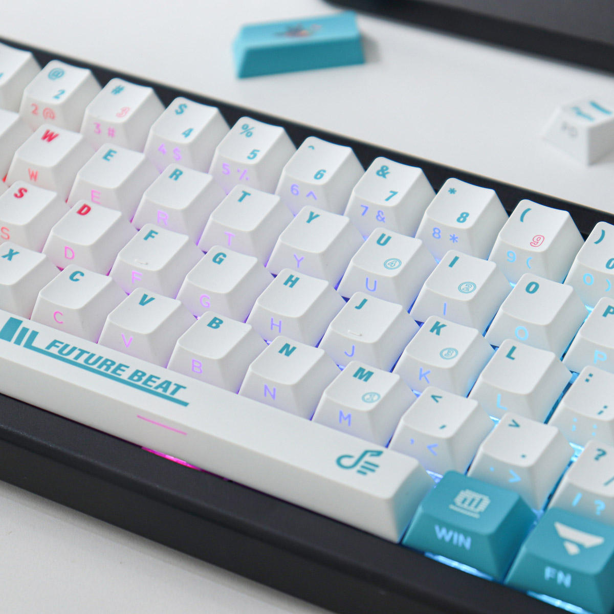 130 Key Anime Game Vocaloid Miku Keycaps PBT Full Set Side Dye Sublimation Key Cap Cover for Mechanical Keyboard Keycaps